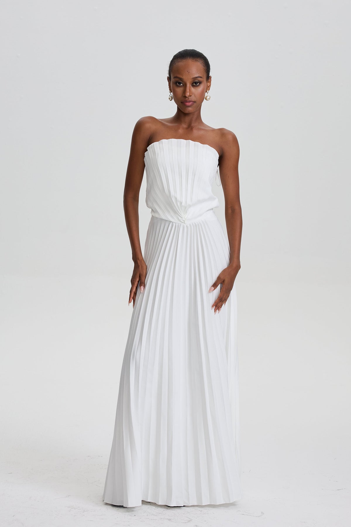 Hohipera White Shell Pleated Maxi Dress
