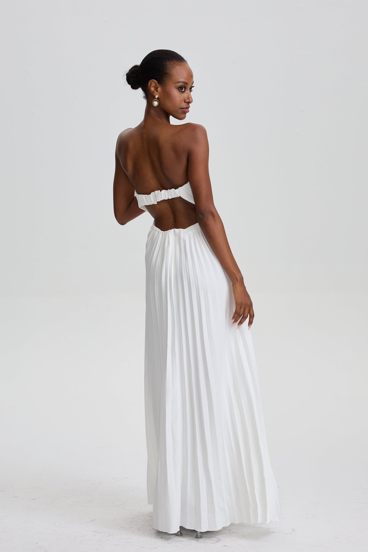 Hohipera White Shell Pleated Maxi Dress