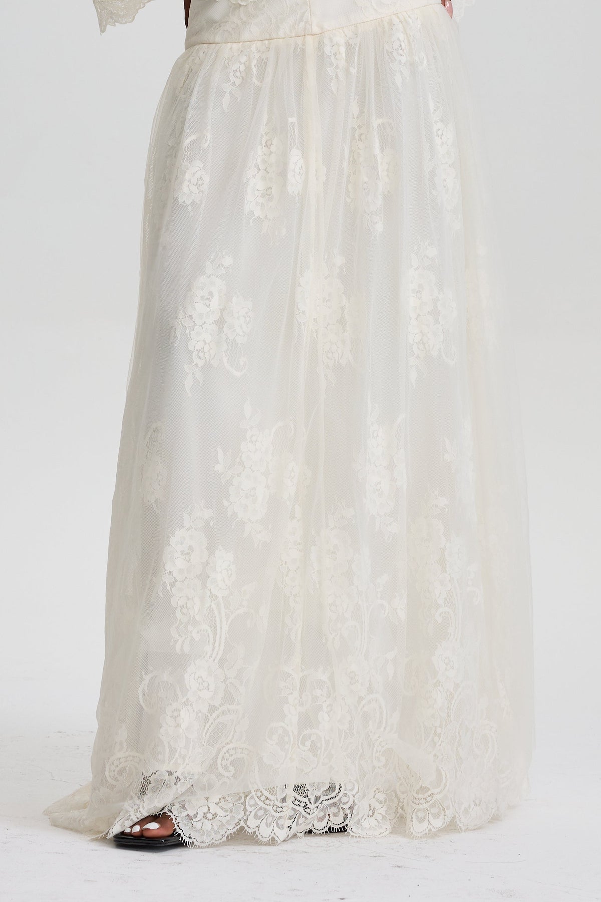 Odelia High‑Waist Floral Lace Overlay Maxi Skirt