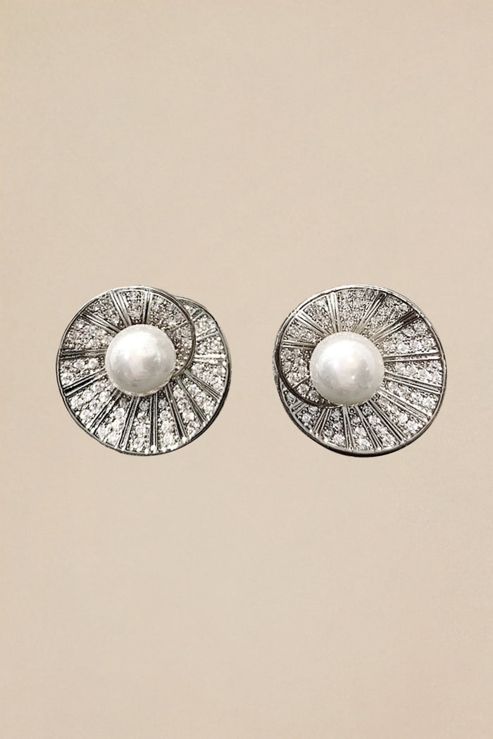 Fullynias Shell Pearl Earrings