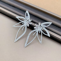 Pamuhue Crystal Flower Earrings in Silver