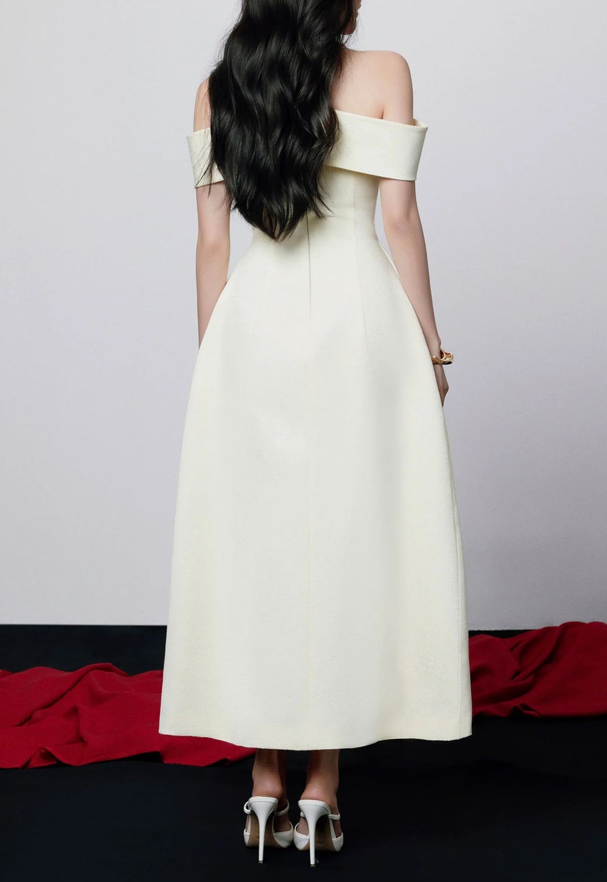 Avineo Off-Shoulder Deconstruct Maxi Dress